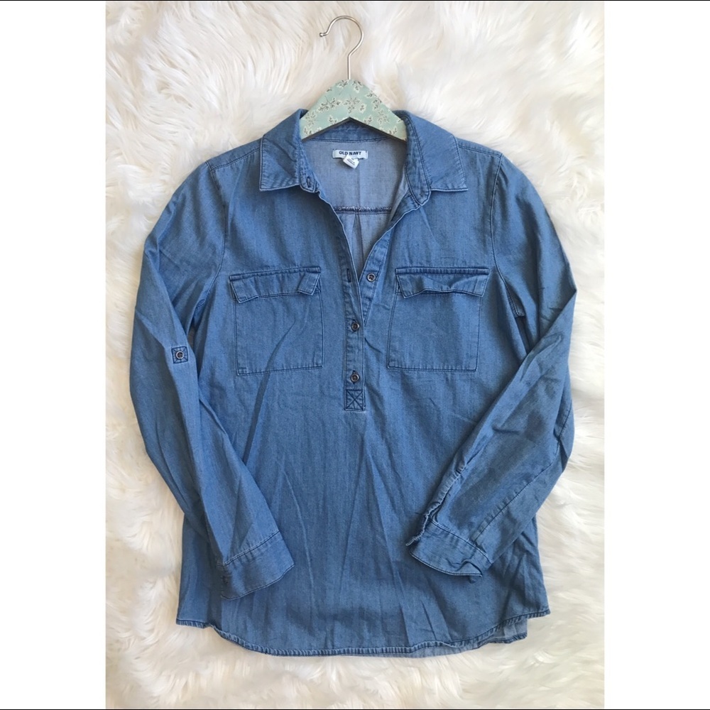 Old Navy | Medium Wash Denim Buttondown